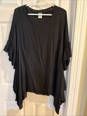 Sassybling Black Ruffle-Sleeve Tunic Top